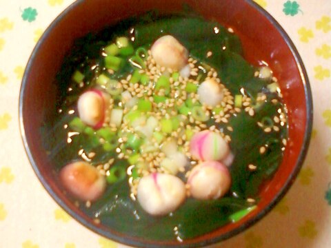 ☆椎茸だしのわかめと小ねぎと豆麩とごまのスープ☆
